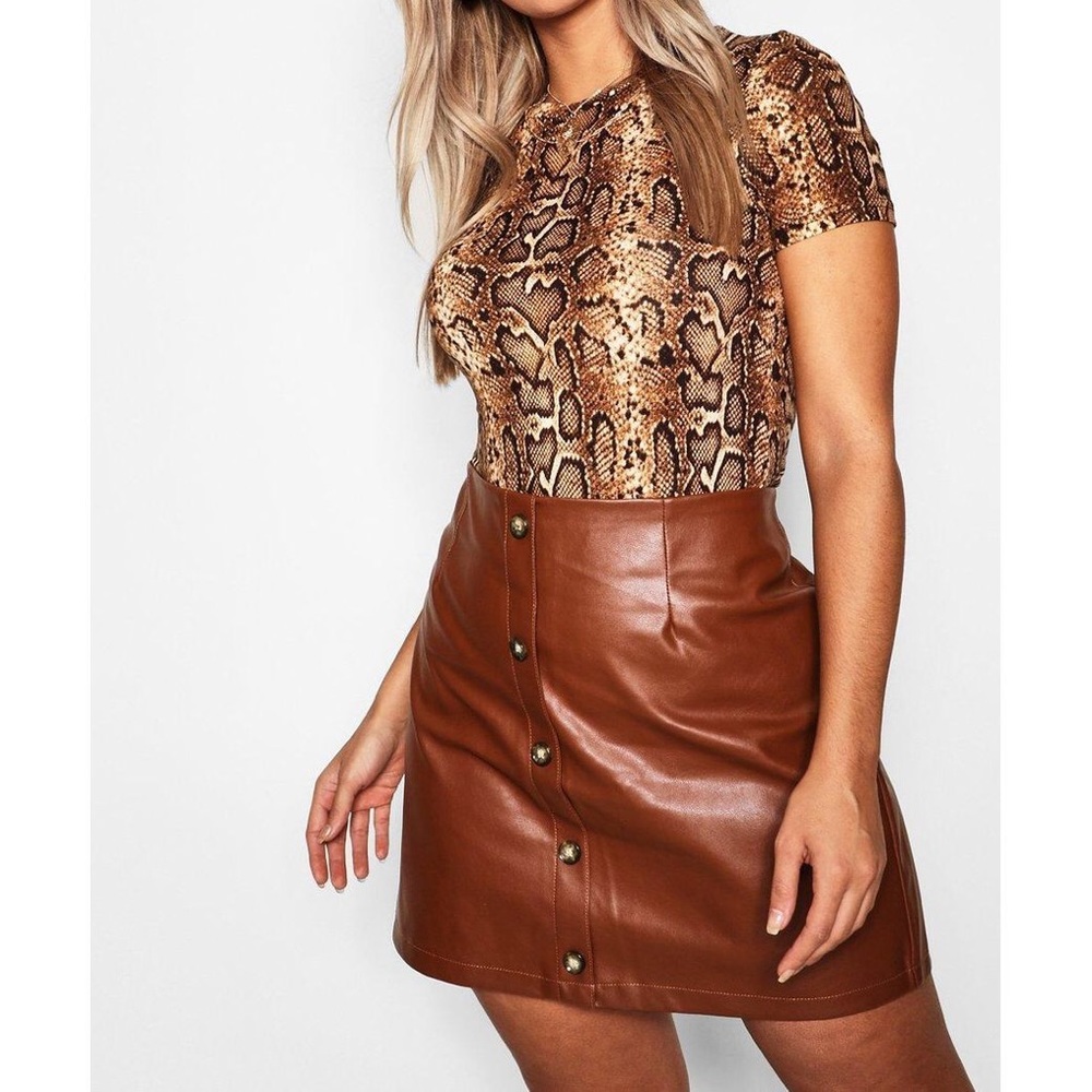 Faux leather brown skirt